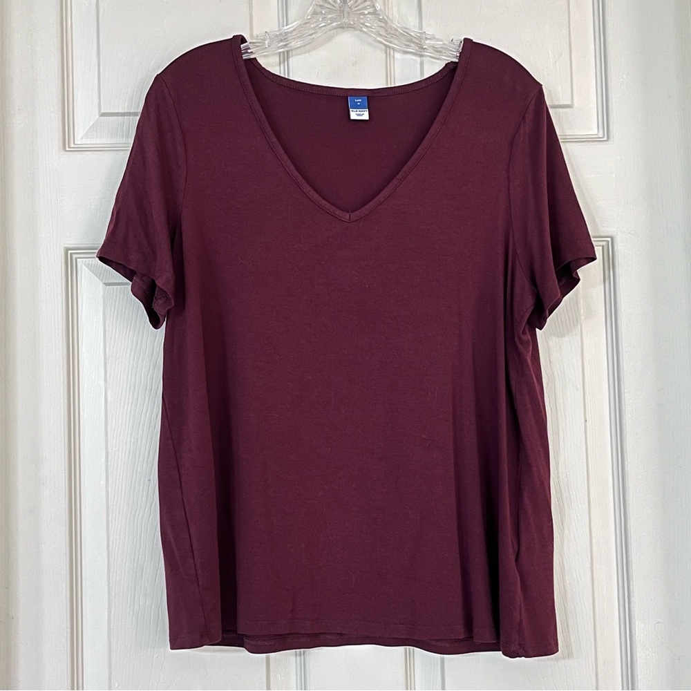 🌻3/$20 🆕 Old Navy Luxe Burgundy Red V-Neck Super Soft Tee Shirt, Size M - Picture 13 of 16